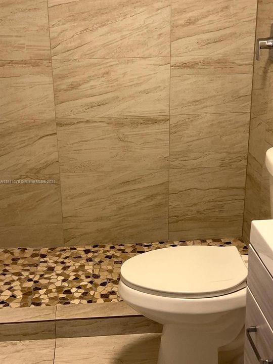 Activo con contrato: $2,500 (3 camas, 2 baños, 1293 Pies cuadrados)