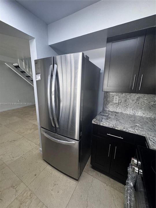 Activo con contrato: $2,500 (3 camas, 2 baños, 1293 Pies cuadrados)