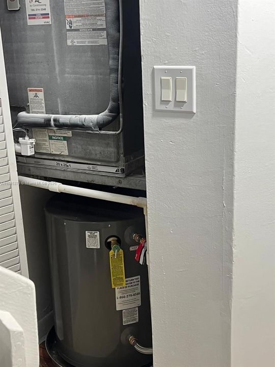 Activo con contrato: $2,500 (3 camas, 2 baños, 1293 Pies cuadrados)