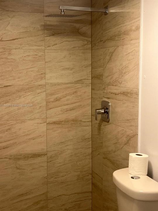 Activo con contrato: $2,500 (3 camas, 2 baños, 1293 Pies cuadrados)