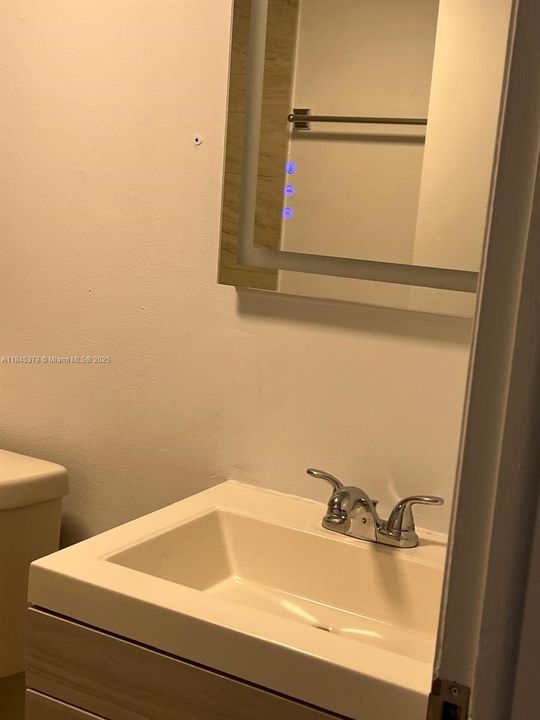 Activo con contrato: $2,500 (3 camas, 2 baños, 1293 Pies cuadrados)