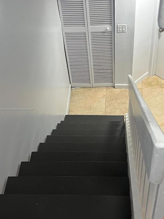 Activo con contrato: $2,500 (3 camas, 2 baños, 1293 Pies cuadrados)