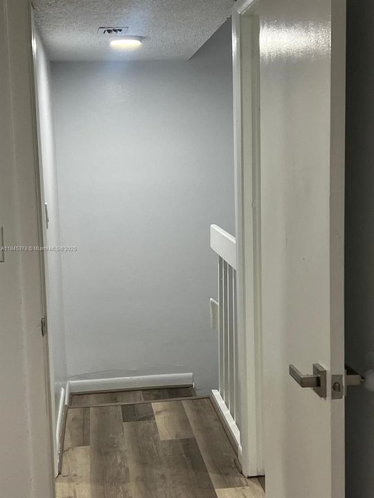 Activo con contrato: $2,500 (3 camas, 2 baños, 1293 Pies cuadrados)