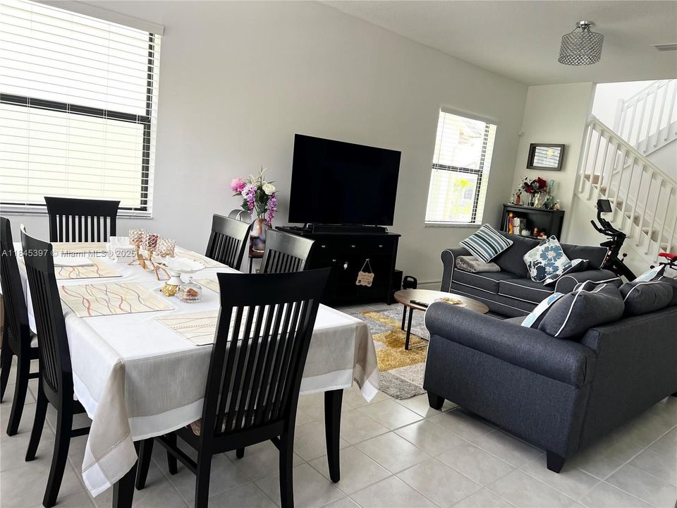 For Rent: $3,300 (3 beds, 2 baths, 1601 Square Feet)