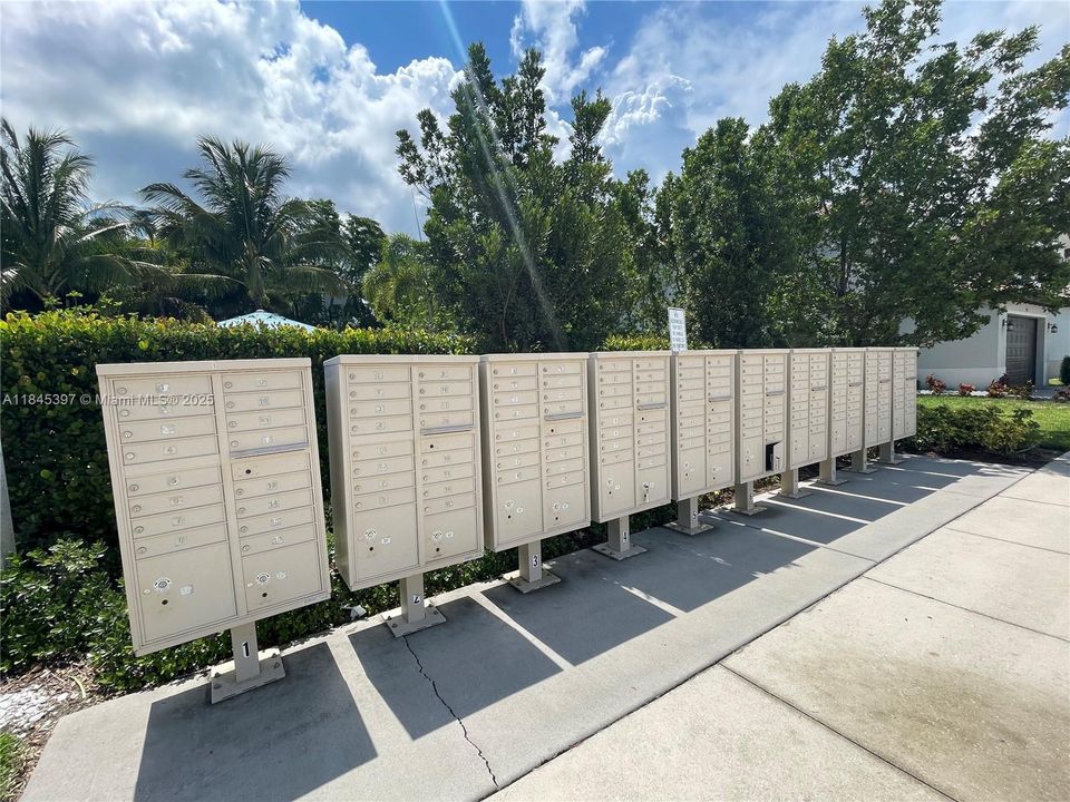 For Rent: $3,300 (3 beds, 2 baths, 1601 Square Feet)