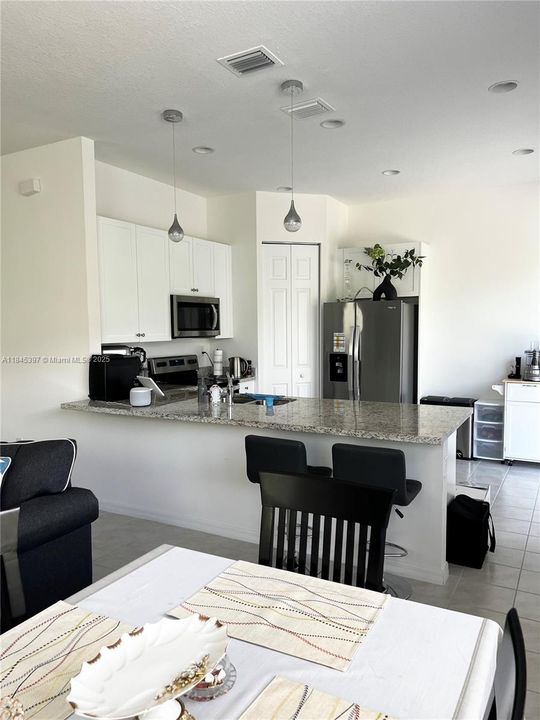 For Rent: $3,300 (3 beds, 2 baths, 1601 Square Feet)