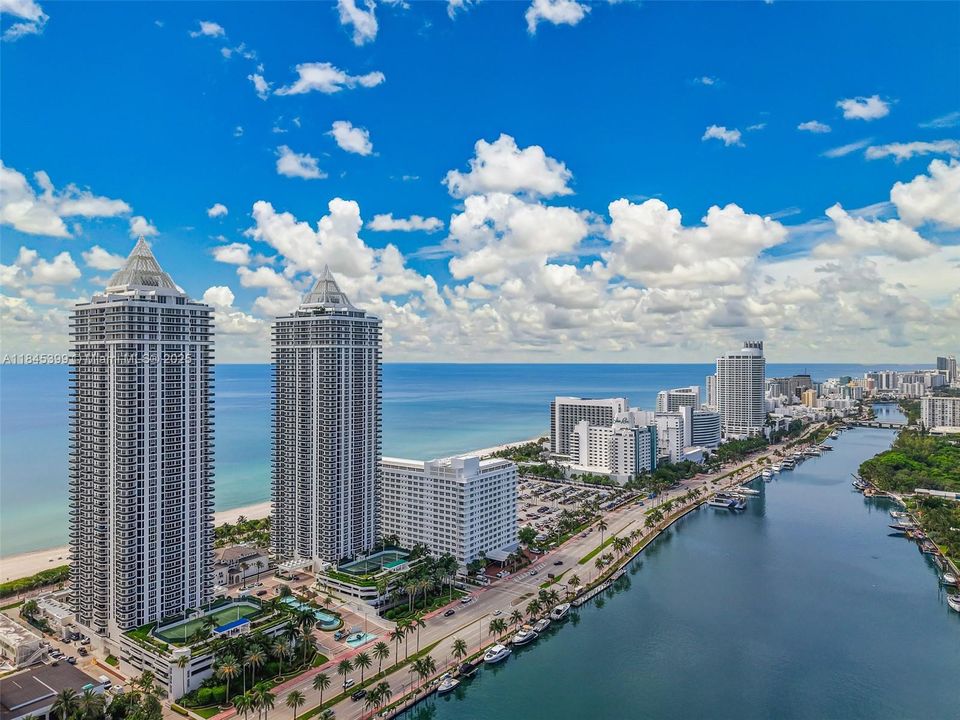 最近售出: $1,650,000 (2 贝兹, 2 浴室, 1550 平方英尺)