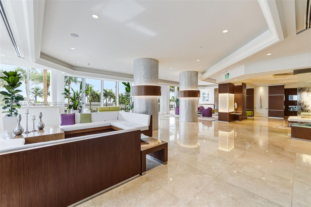 最近售出: $1,650,000 (2 贝兹, 2 浴室, 1550 平方英尺)