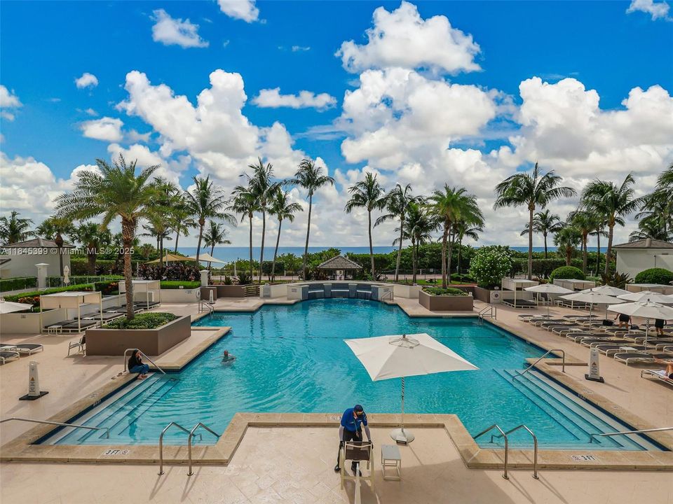 最近售出: $1,650,000 (2 贝兹, 2 浴室, 1550 平方英尺)