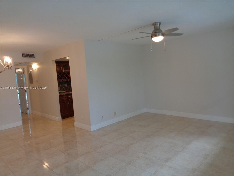 Vendido Recientemente: $145,000 (1 camas, 1 baños, 811 Pies cuadrados)