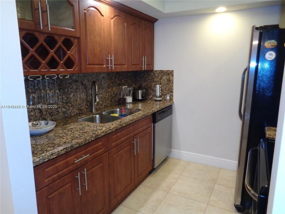 Vendido Recientemente: $145,000 (1 camas, 1 baños, 811 Pies cuadrados)