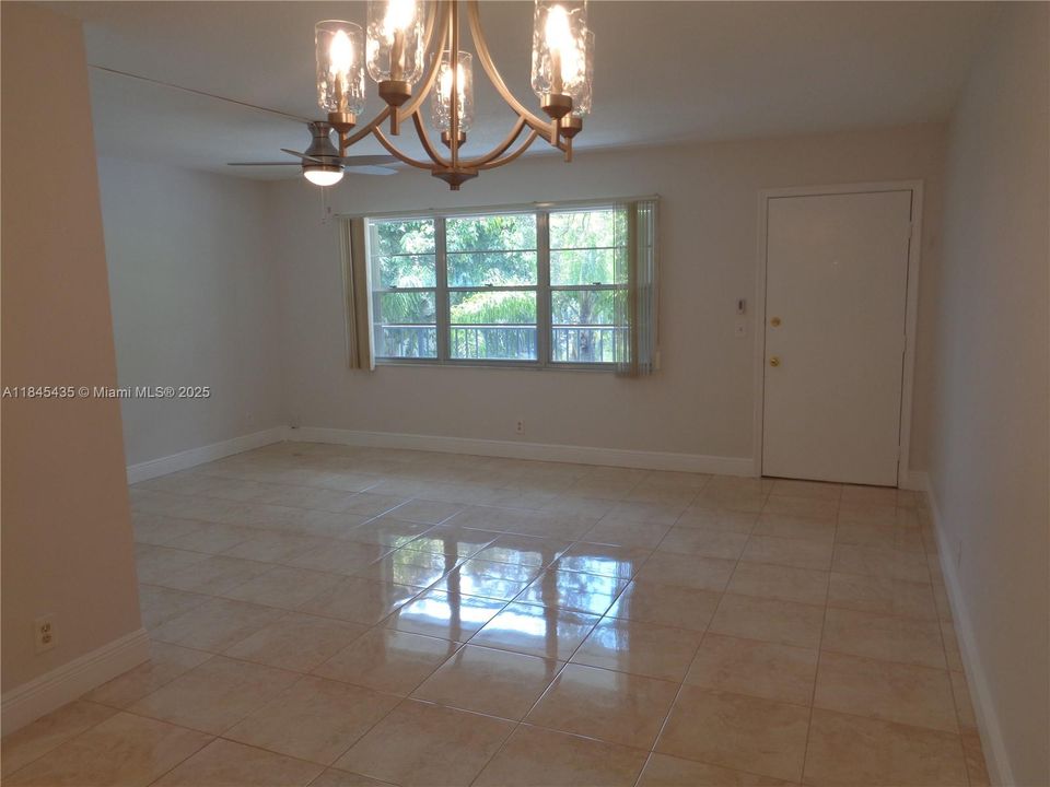 Vendido Recientemente: $145,000 (1 camas, 1 baños, 811 Pies cuadrados)