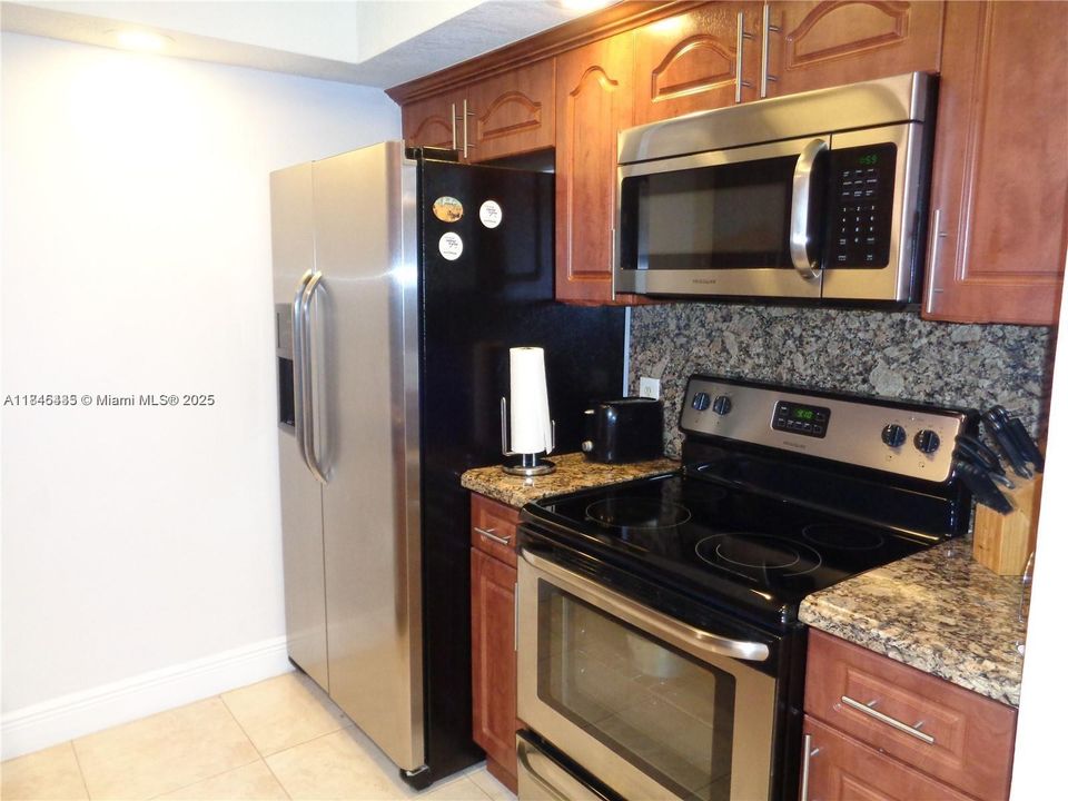 Vendido Recientemente: $145,000 (1 camas, 1 baños, 811 Pies cuadrados)