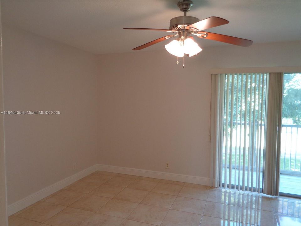 Vendido Recientemente: $145,000 (1 camas, 1 baños, 811 Pies cuadrados)