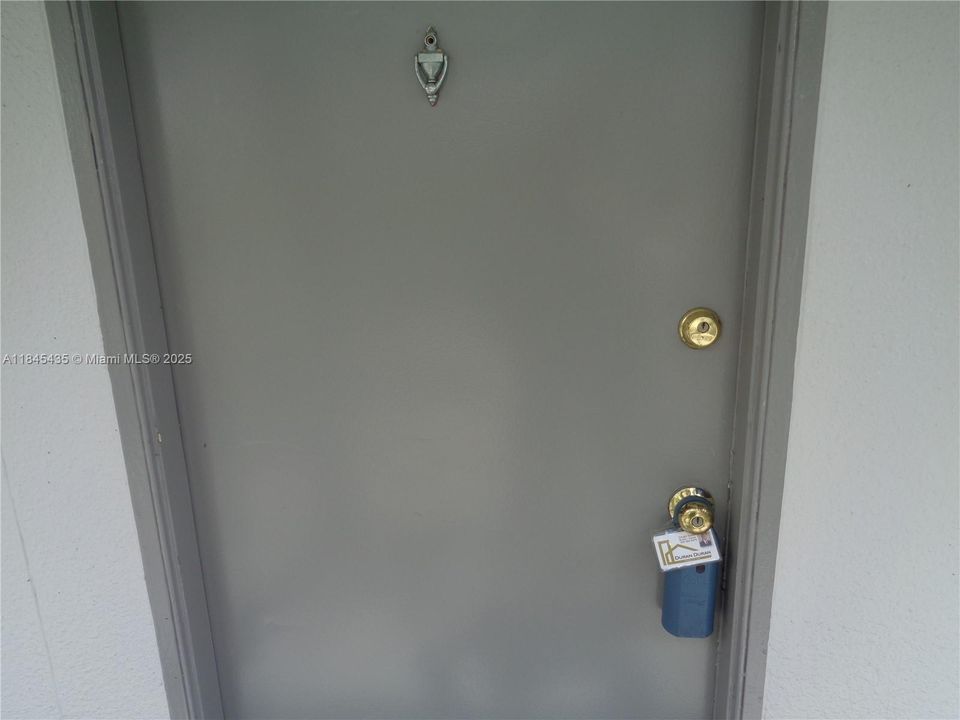 Vendido Recientemente: $145,000 (1 camas, 1 baños, 811 Pies cuadrados)