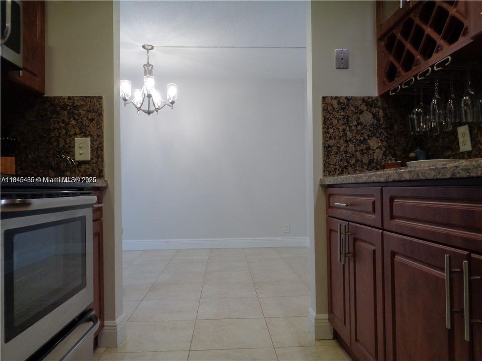 Vendido Recientemente: $145,000 (1 camas, 1 baños, 811 Pies cuadrados)