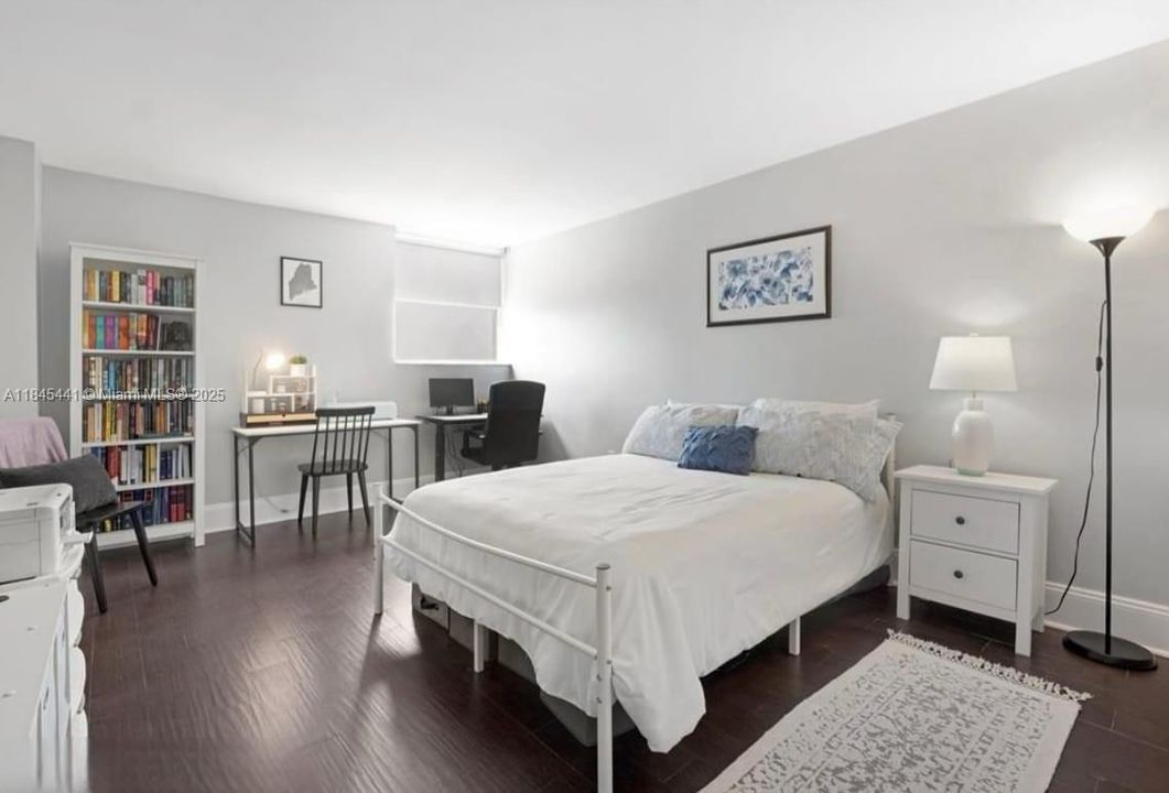 For Sale: $575,000 (2 beds, 2 baths, 1263 Square Feet)