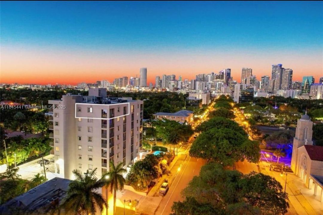 For Sale: $575,000 (2 beds, 2 baths, 1263 Square Feet)