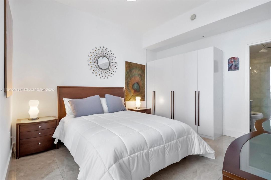 Под контрактом: $19,900 (2 спален, 2 ванн, 1440 Квадратных фут)