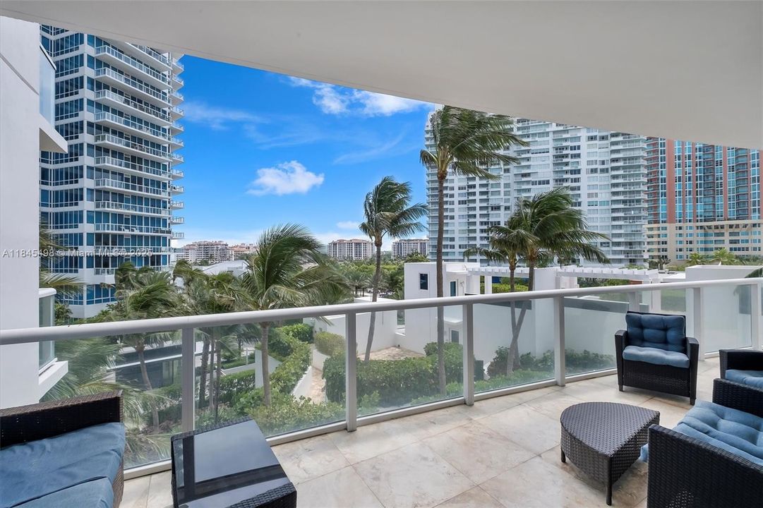 Под контрактом: $19,900 (2 спален, 2 ванн, 1440 Квадратных фут)