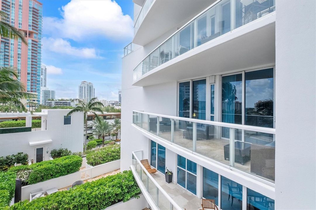 Под контрактом: $19,900 (2 спален, 2 ванн, 1440 Квадратных фут)