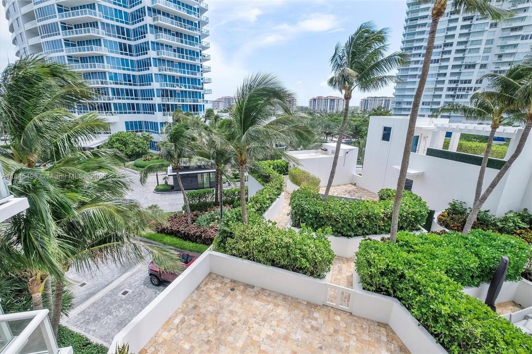 Под контрактом: $19,900 (2 спален, 2 ванн, 1440 Квадратных фут)