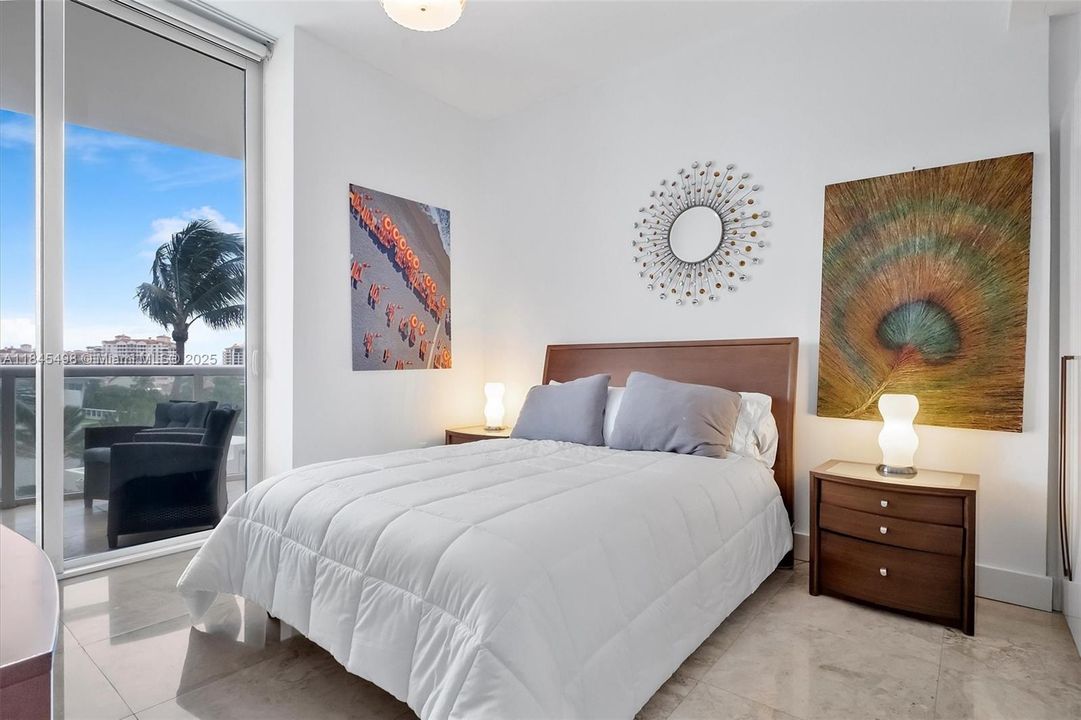 Под контрактом: $19,900 (2 спален, 2 ванн, 1440 Квадратных фут)