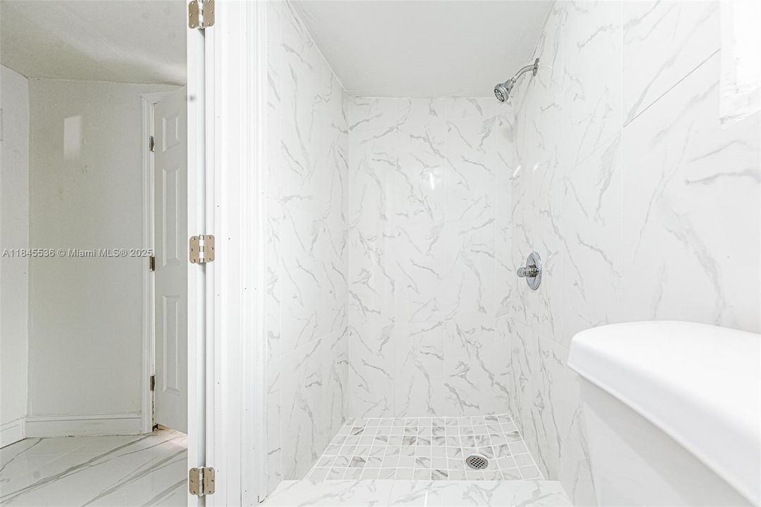 待售: $549,000 (3 贝兹, 2 浴室, 884 平方英尺)