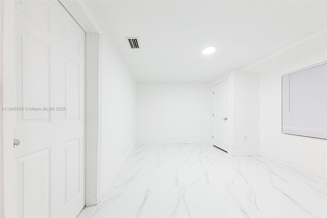 待售: $549,000 (3 贝兹, 2 浴室, 884 平方英尺)