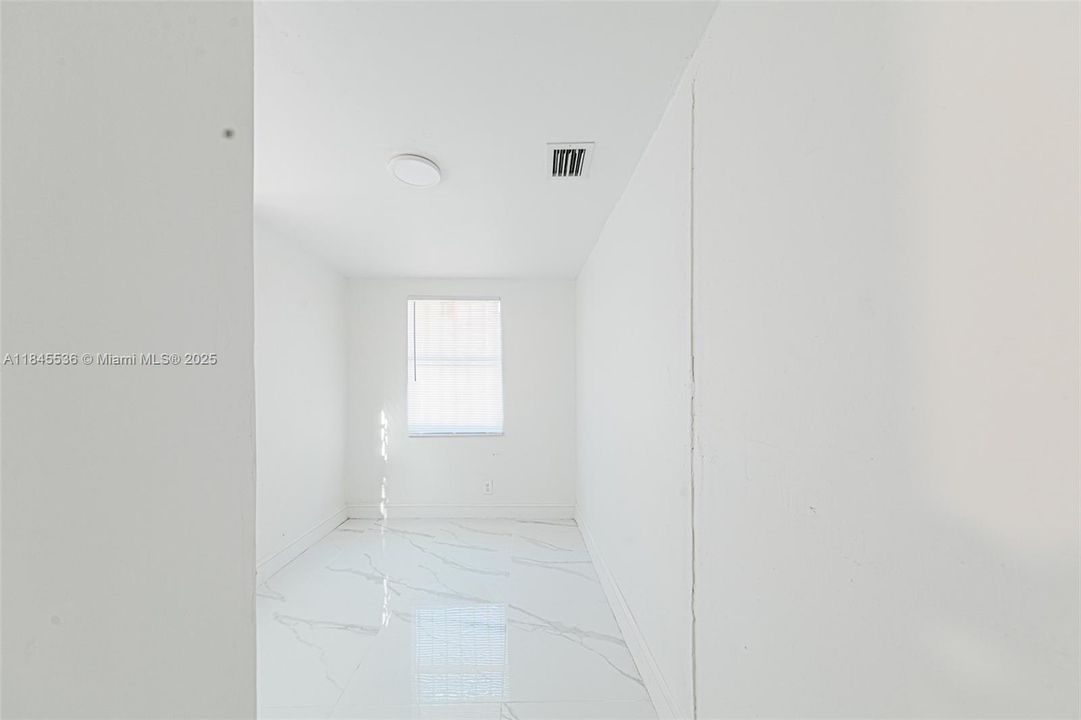 待售: $549,000 (3 贝兹, 2 浴室, 884 平方英尺)