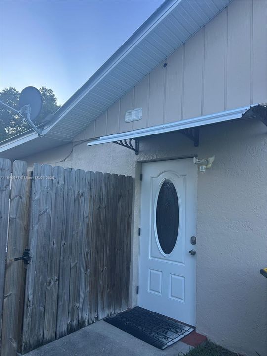 Recently Rented: $1,050 (1 beds, 1 baths, 450 Square Feet)