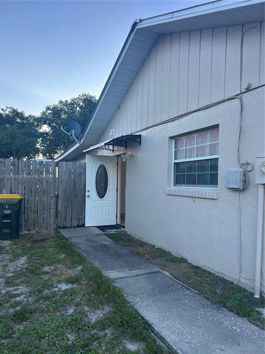 Recently Rented: $1,050 (1 beds, 1 baths, 450 Square Feet)