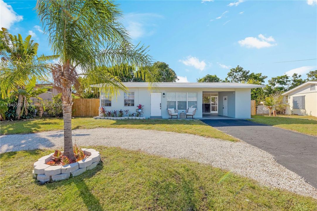 最近售出: $379,990 (2 贝兹, 1 浴室, 767 平方英尺)