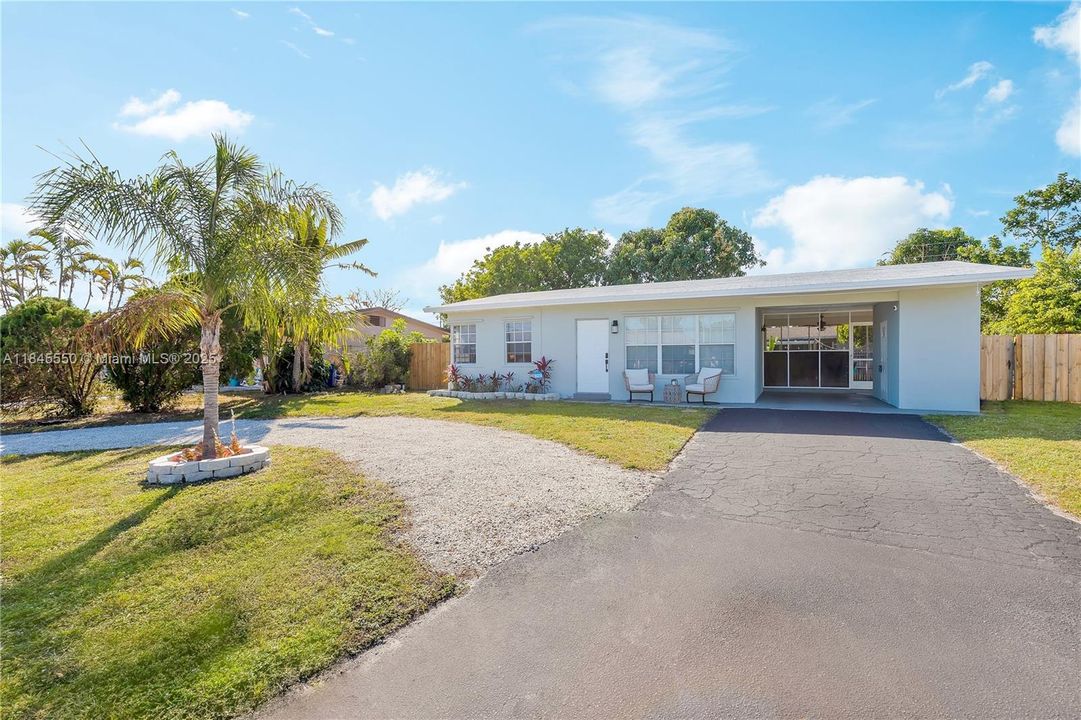 最近售出: $379,990 (2 贝兹, 1 浴室, 767 平方英尺)