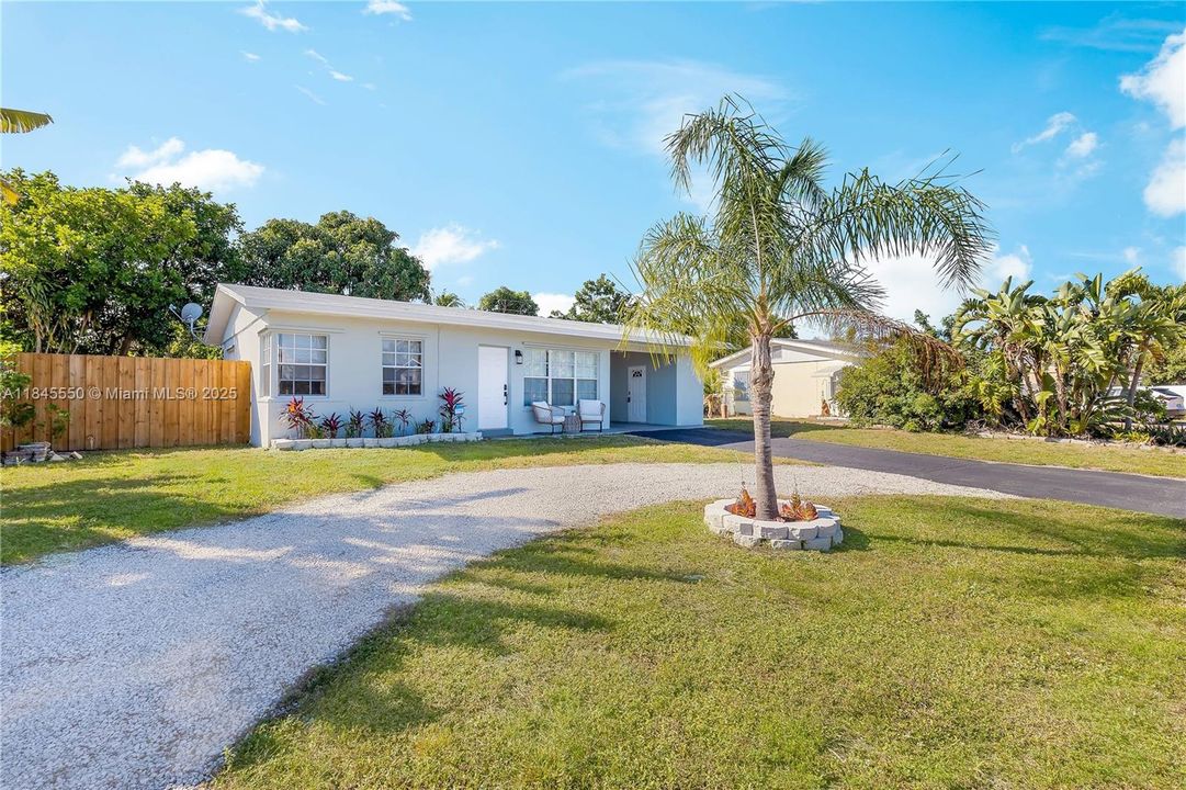 最近售出: $379,990 (2 贝兹, 1 浴室, 767 平方英尺)