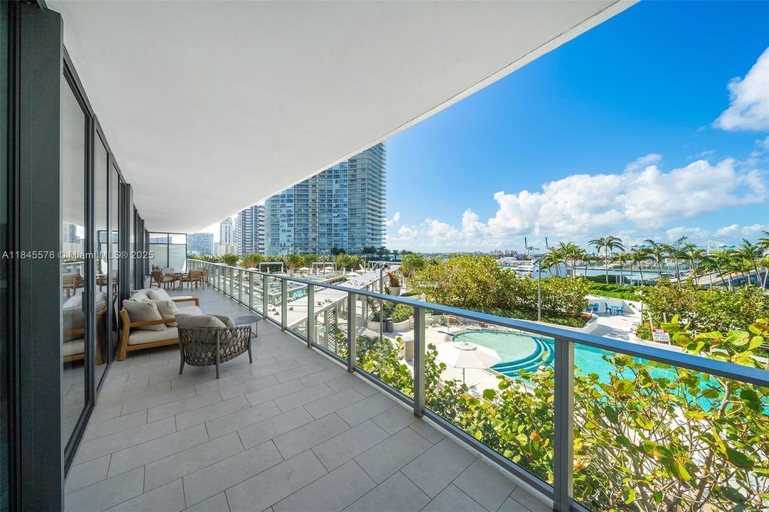 For Sale: $3,600,000 (3 beds, 3 baths, 2335 Square Feet)