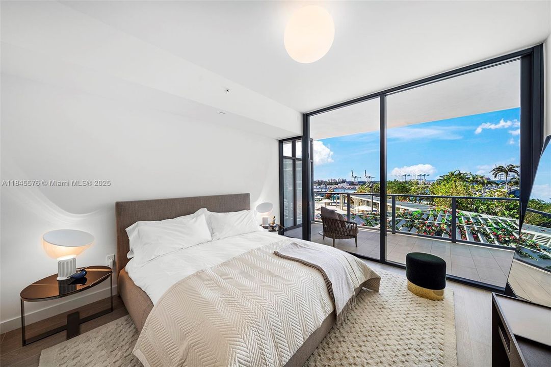 For Sale: $3,600,000 (3 beds, 3 baths, 2335 Square Feet)
