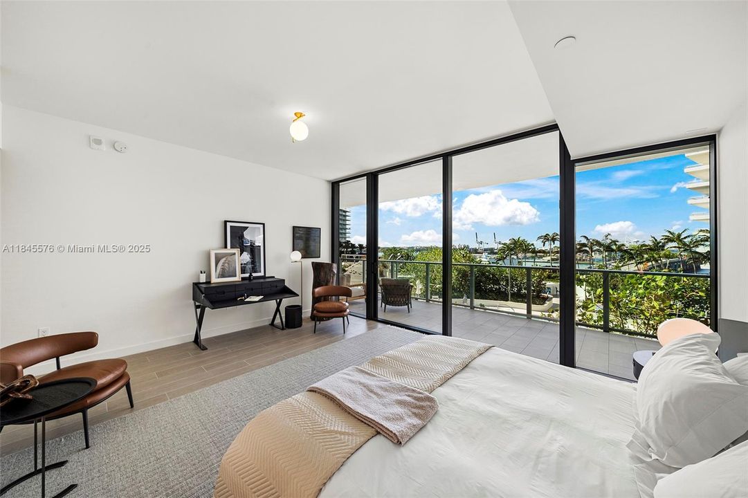 For Sale: $3,600,000 (3 beds, 3 baths, 2335 Square Feet)