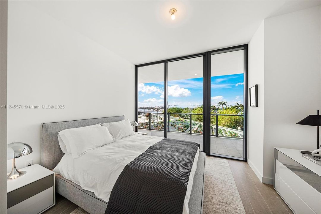For Sale: $3,600,000 (3 beds, 3 baths, 2335 Square Feet)
