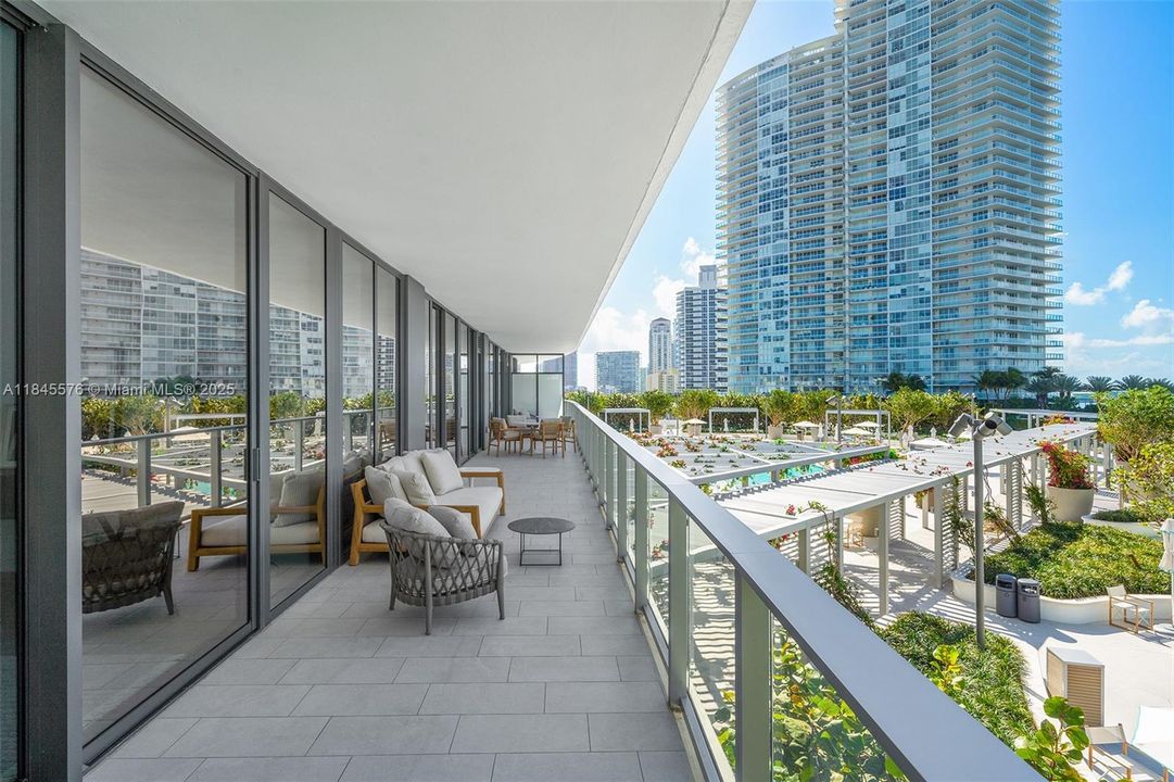For Sale: $3,600,000 (3 beds, 3 baths, 2335 Square Feet)