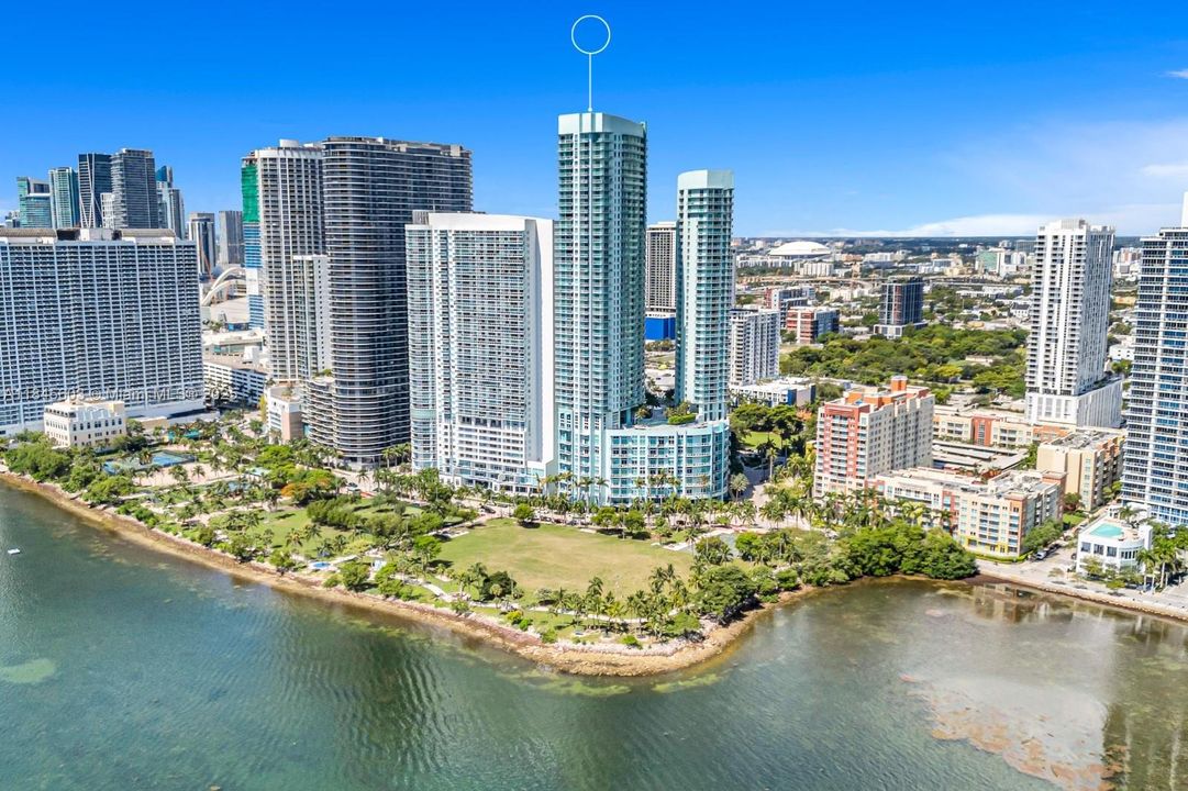 Active With Contract: $398,000 (1 beds, 1 baths, 651 Square Feet)