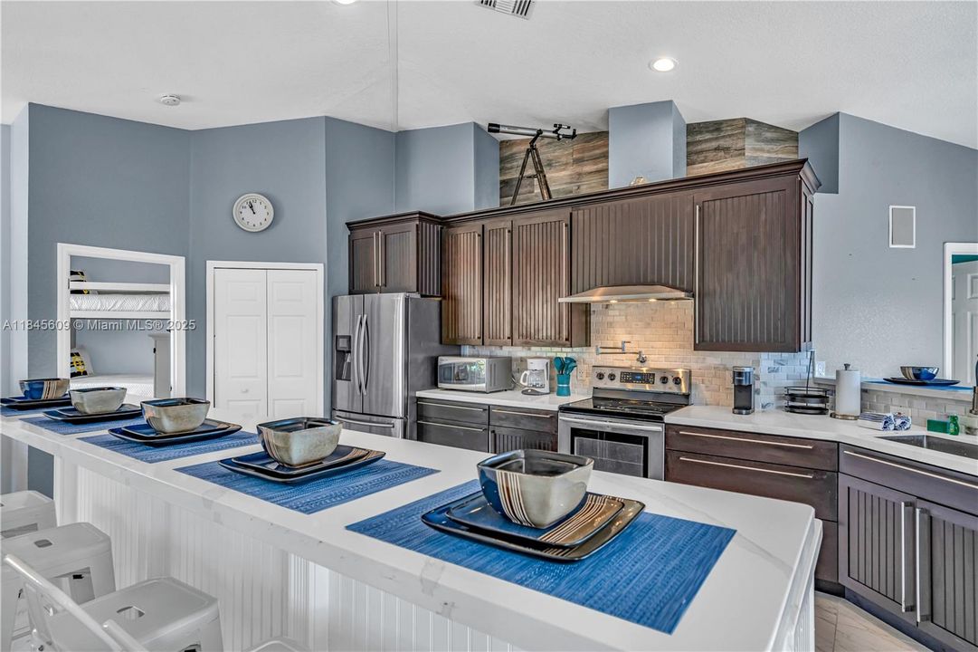 For Sale: $1,399,900 (3 beds, 3 baths, 1481 Square Feet)