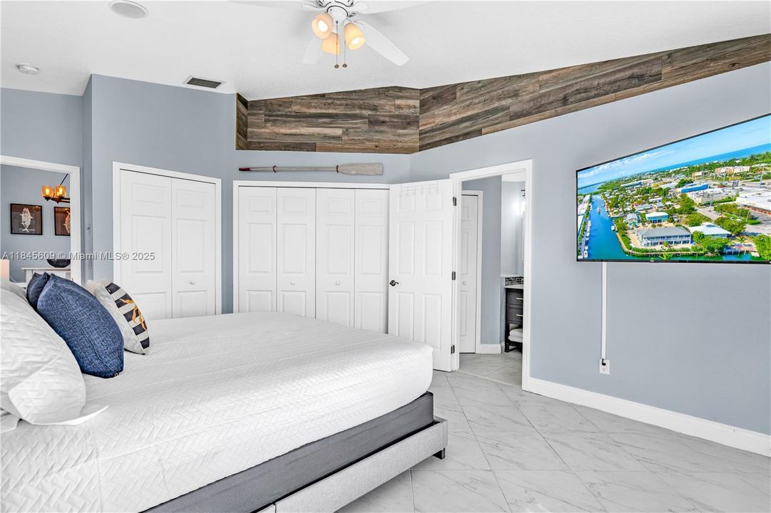 For Sale: $1,399,900 (3 beds, 3 baths, 1481 Square Feet)