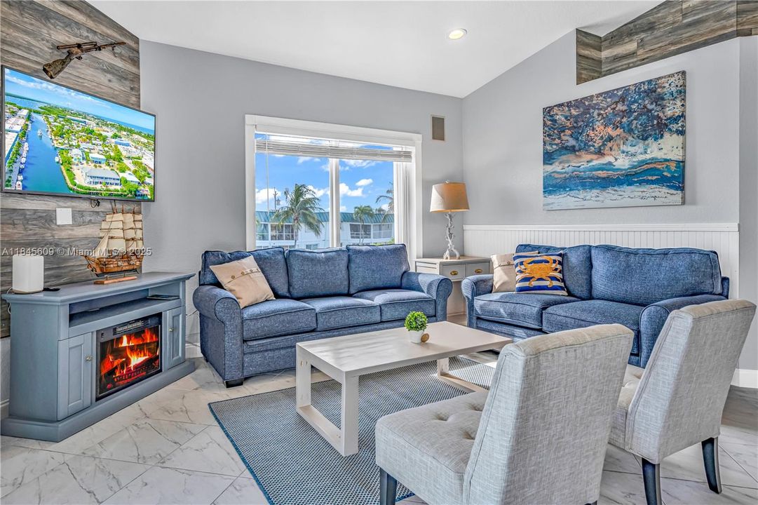 For Sale: $1,399,900 (3 beds, 3 baths, 1481 Square Feet)