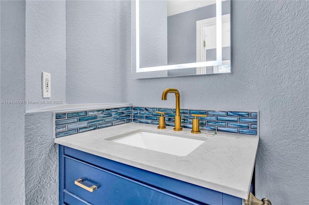 For Sale: $1,399,900 (3 beds, 3 baths, 1481 Square Feet)