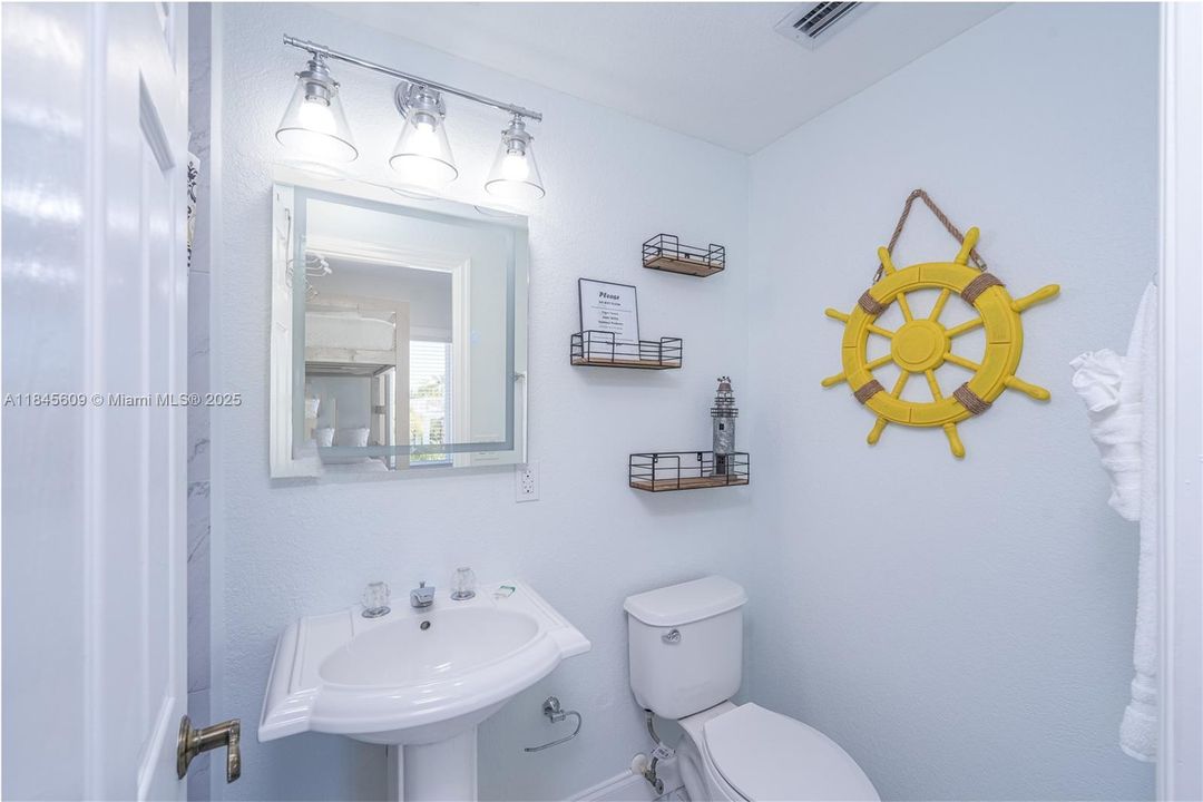 For Sale: $1,399,900 (3 beds, 3 baths, 1481 Square Feet)