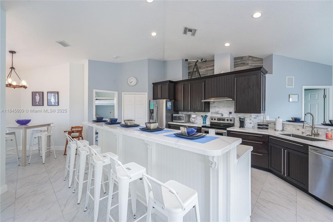 For Sale: $1,399,900 (3 beds, 3 baths, 1481 Square Feet)