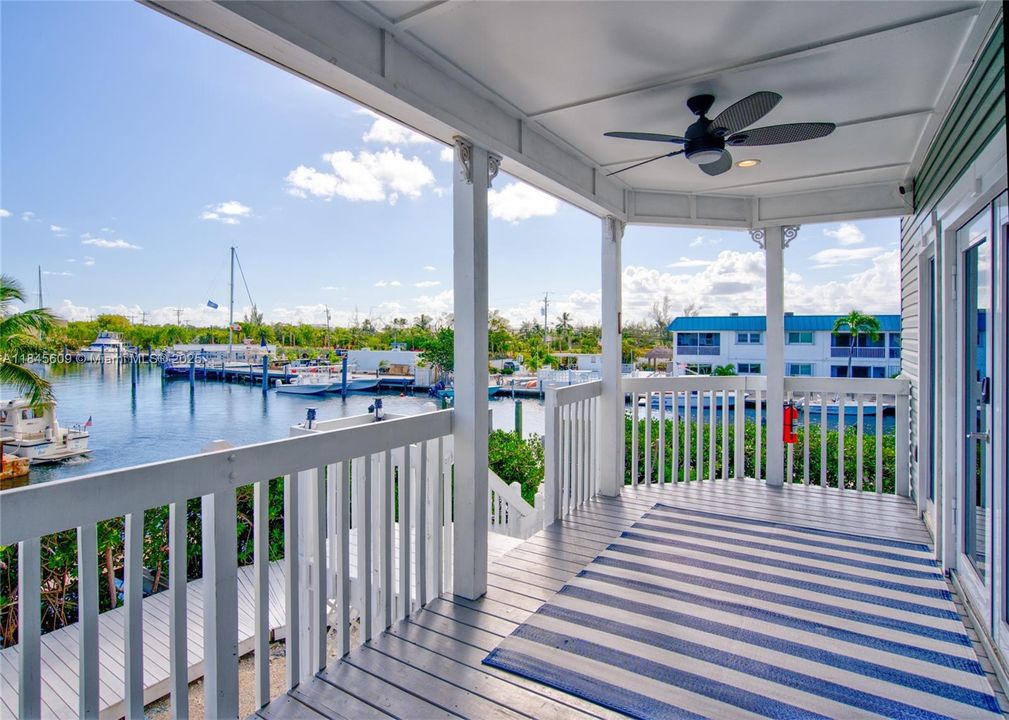 For Sale: $1,399,900 (3 beds, 3 baths, 1481 Square Feet)