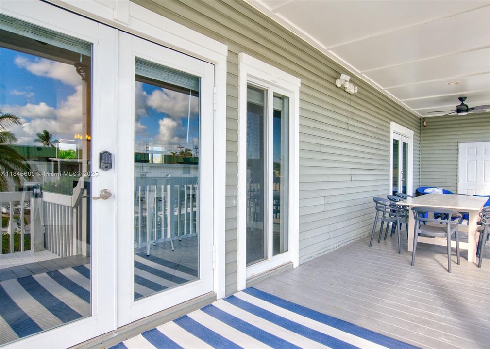 For Sale: $1,399,900 (3 beds, 3 baths, 1481 Square Feet)