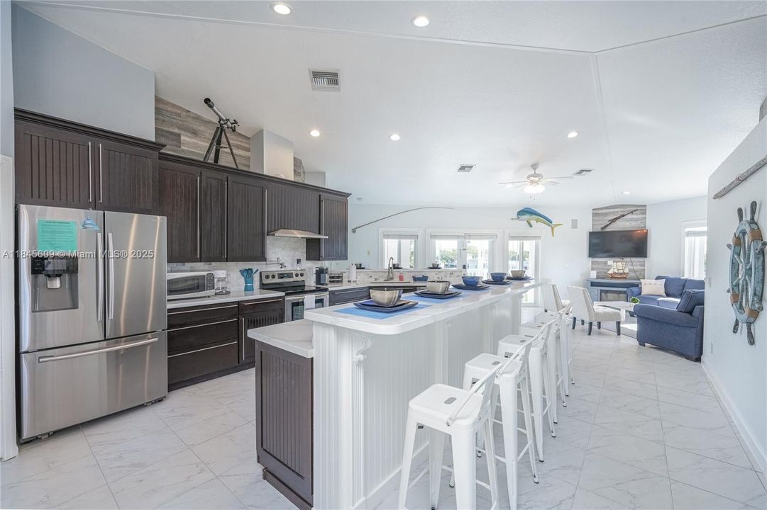 For Sale: $1,399,900 (3 beds, 3 baths, 1481 Square Feet)